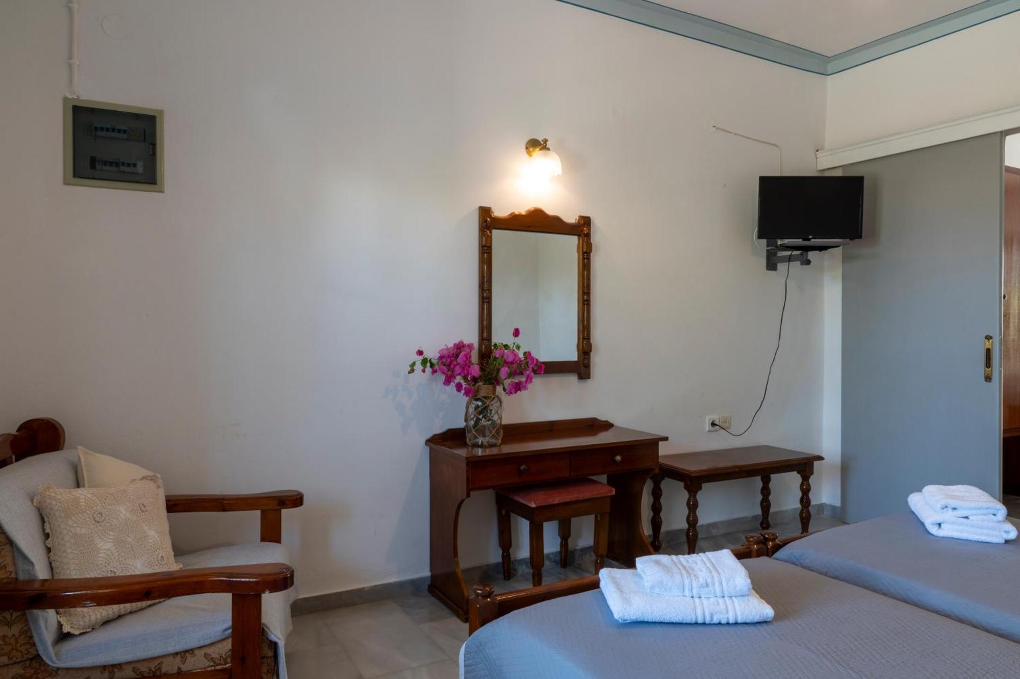 Irene Hotel Leros Alinda  Ngoại thất bức ảnh